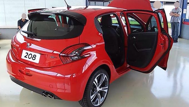 Peugeot 208 turbo de 173 cv aparece antes da estréia