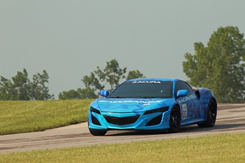 Novo Acura NSX é testado