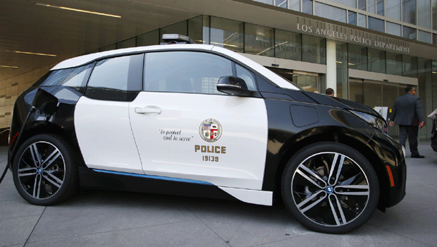 BMW i3 Elétrico EV carro verde Polícia Los Angeles EUA - Revista Carro