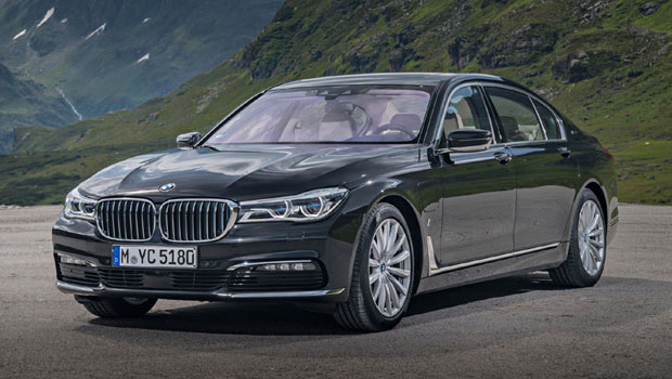 BMW Série 7 híbrido roda no elétrico a até 140 km/h