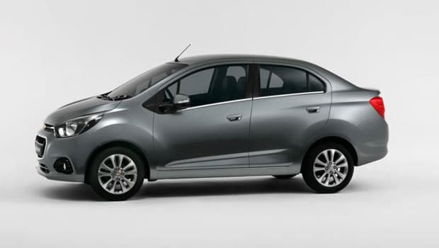 Chevrolet lança sedã Essentia e Beat Activ na Índia