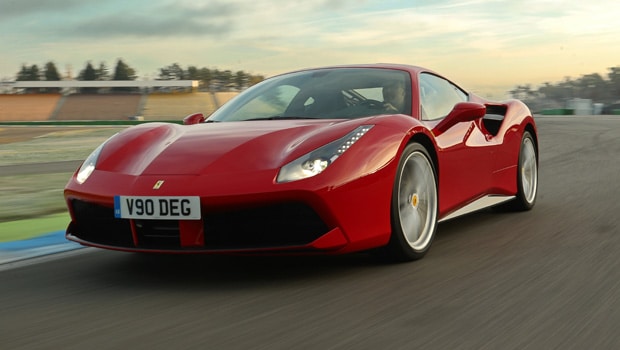 V8, biturbo, 670 cv: conheça a Ferrari 488 GTB