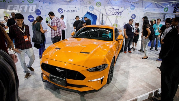 Mustang virá com botão para “burnout de fábrica”