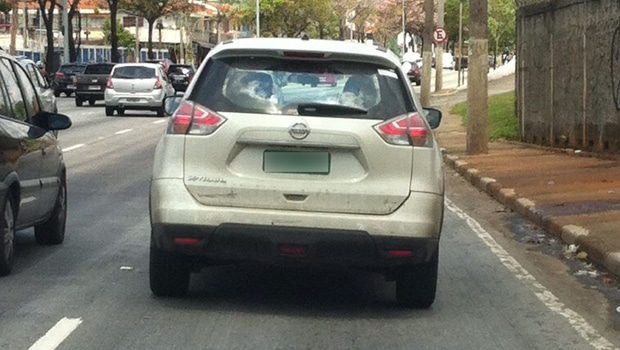 Nissan X-Trail já circula sem disfarces em SP