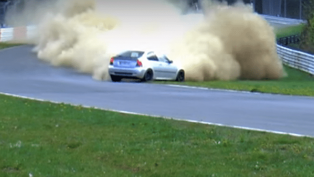 Vídeo: só BMW batendo e rodando em Nürburgring