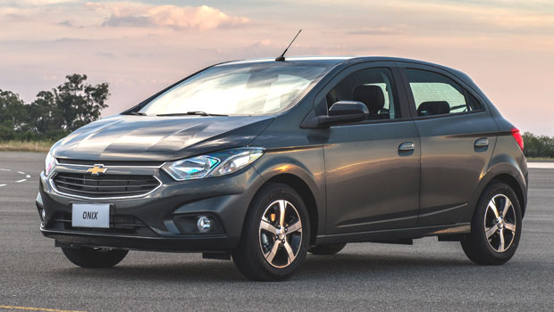 Líder, Chevrolet Onix muda e parte de R$ 44.890 - Revista Carro