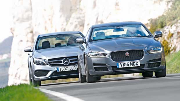 Estreante, Jaguar XE encara o Mercedes Classe C