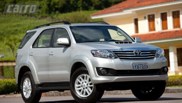 Toytota anuncia recall para Hilux, SW4 e Prius