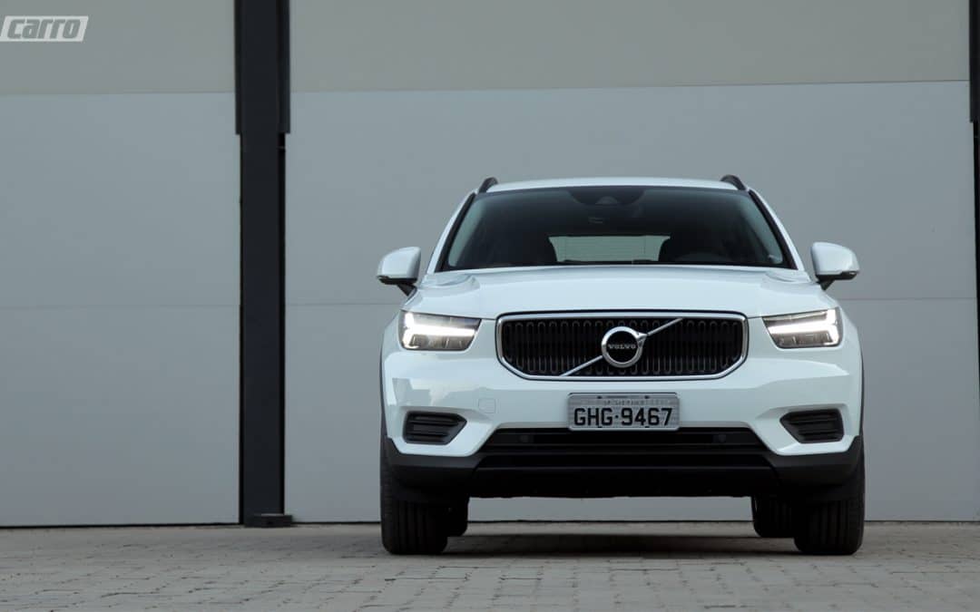 Volvo XC40 T4: Básico e surpreendente