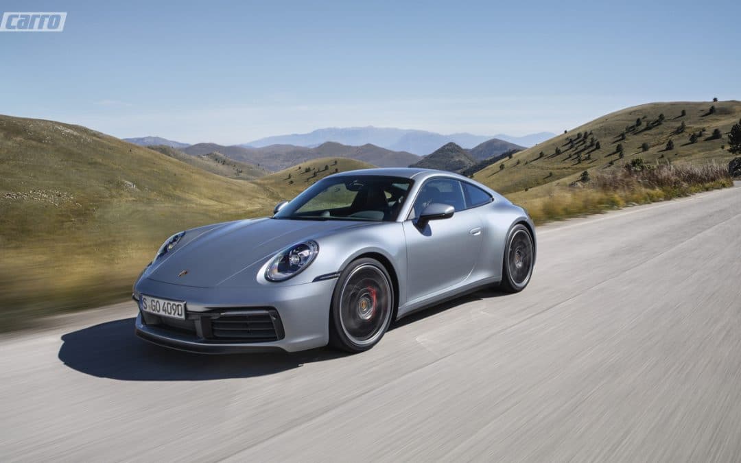 Porsche lança 8ª geração do superesportivo 911 com 450 cv