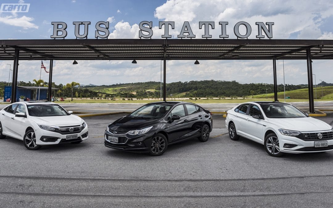 Comparativo – Chevrolet Cruze LTZ x Honda Civic Touring x VW Jetta R-Line: Como manda o figurino