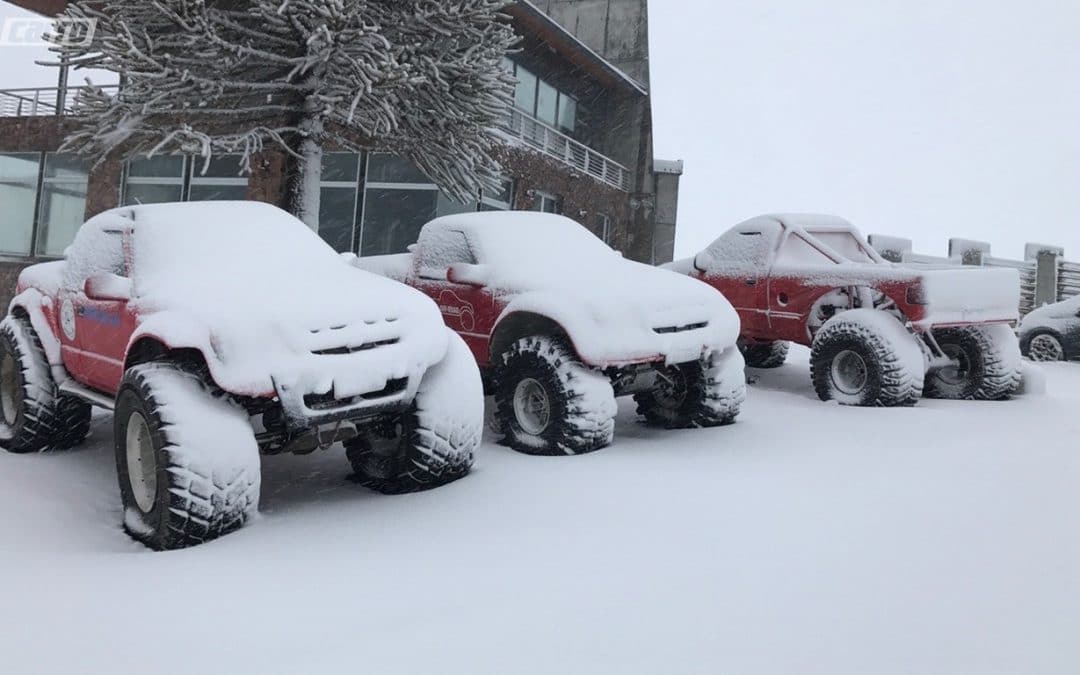 Veículos especiais para andar na neve desembarcam em Florianópolis