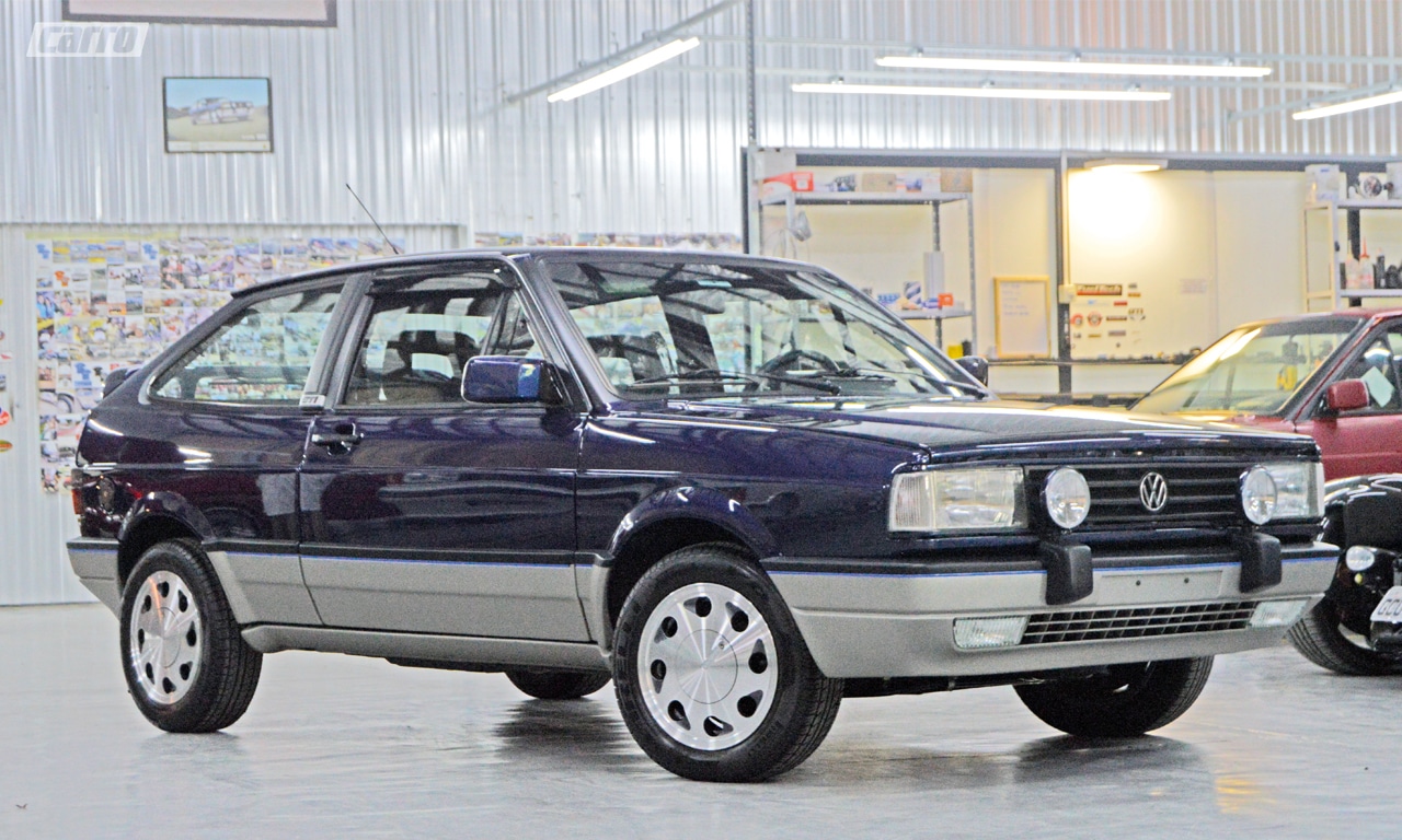 Gol quadrado 1989, (GTi Azul monoco) fazendo alguns reparos