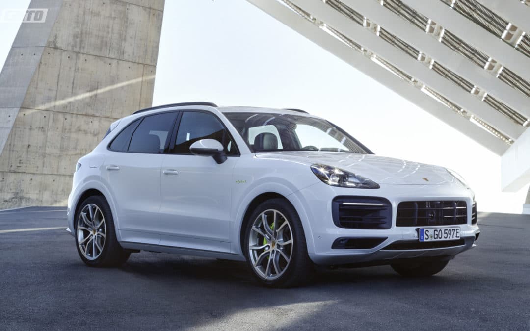 Porsche Cayenne Plug-in Hybrid chega por R$ 435.000