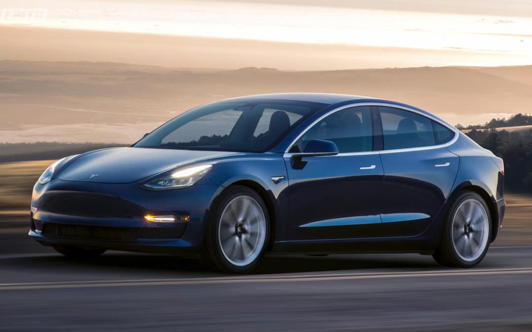 Para cumprir lei, carros da Tesla vão “falar” e “soltar pum”