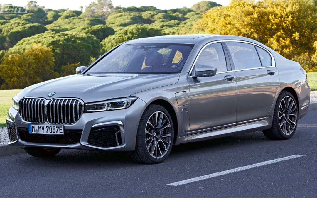 BMW Série 7 ganha versão híbrida de 394 cv no Brasil