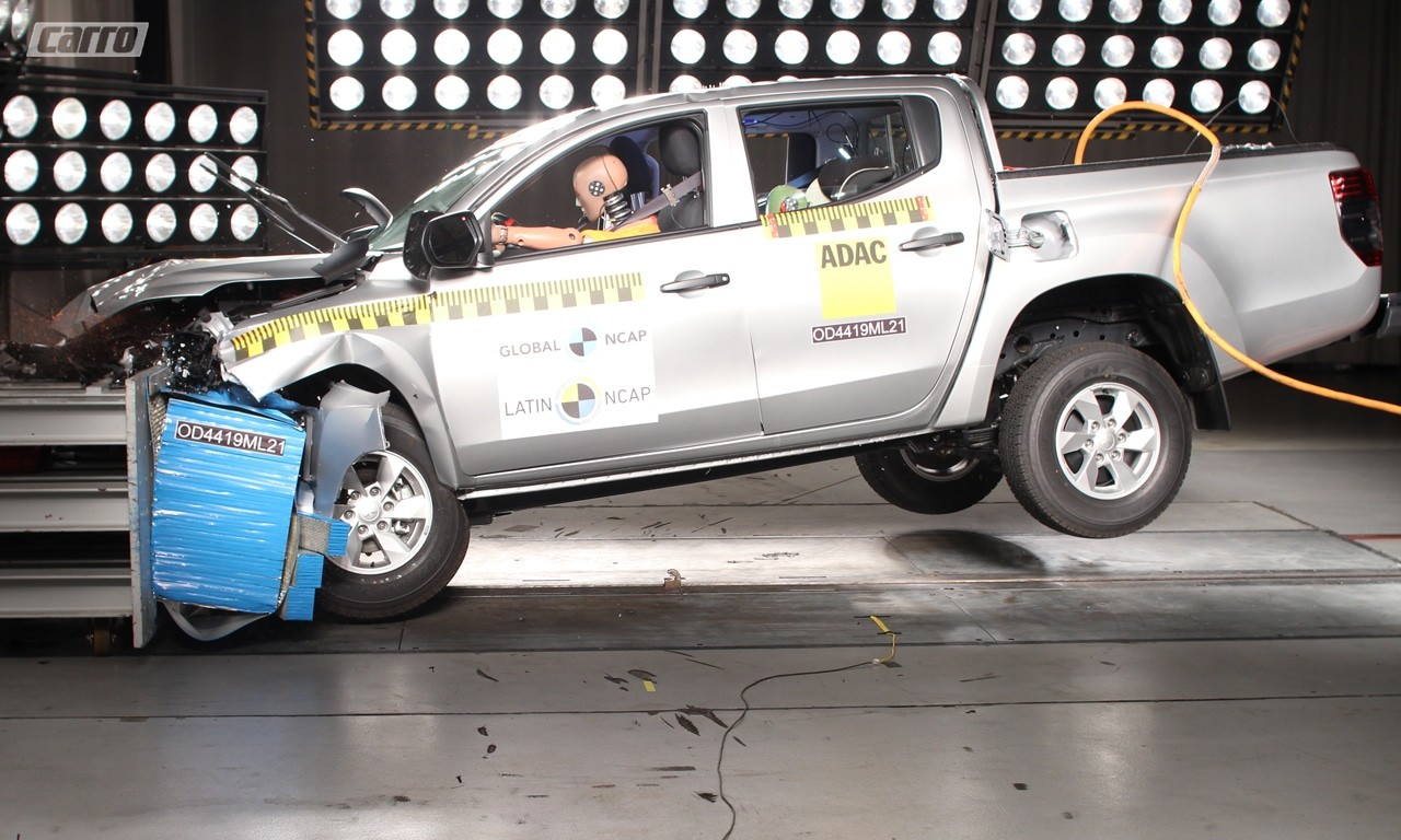 Mitsubishi L200 crash-test