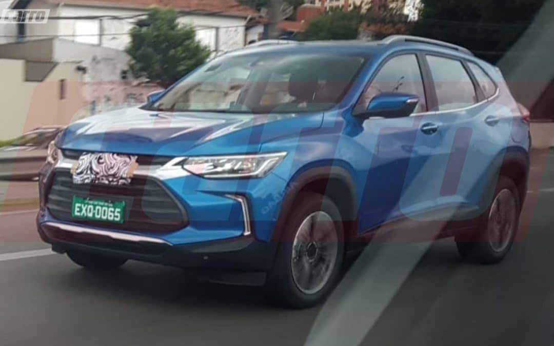 FLAGRA: Novo Chevrolet Tracker roda pouco camuflado antes da estreia