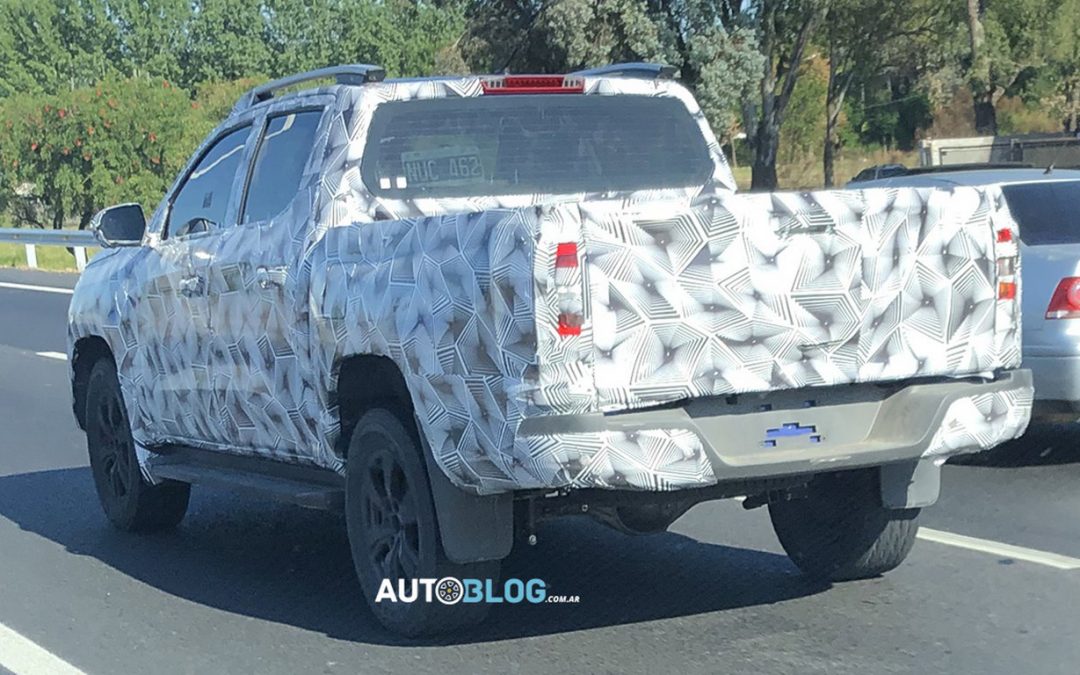 Picape média da Peugeot é flagrada em testes na Argentina