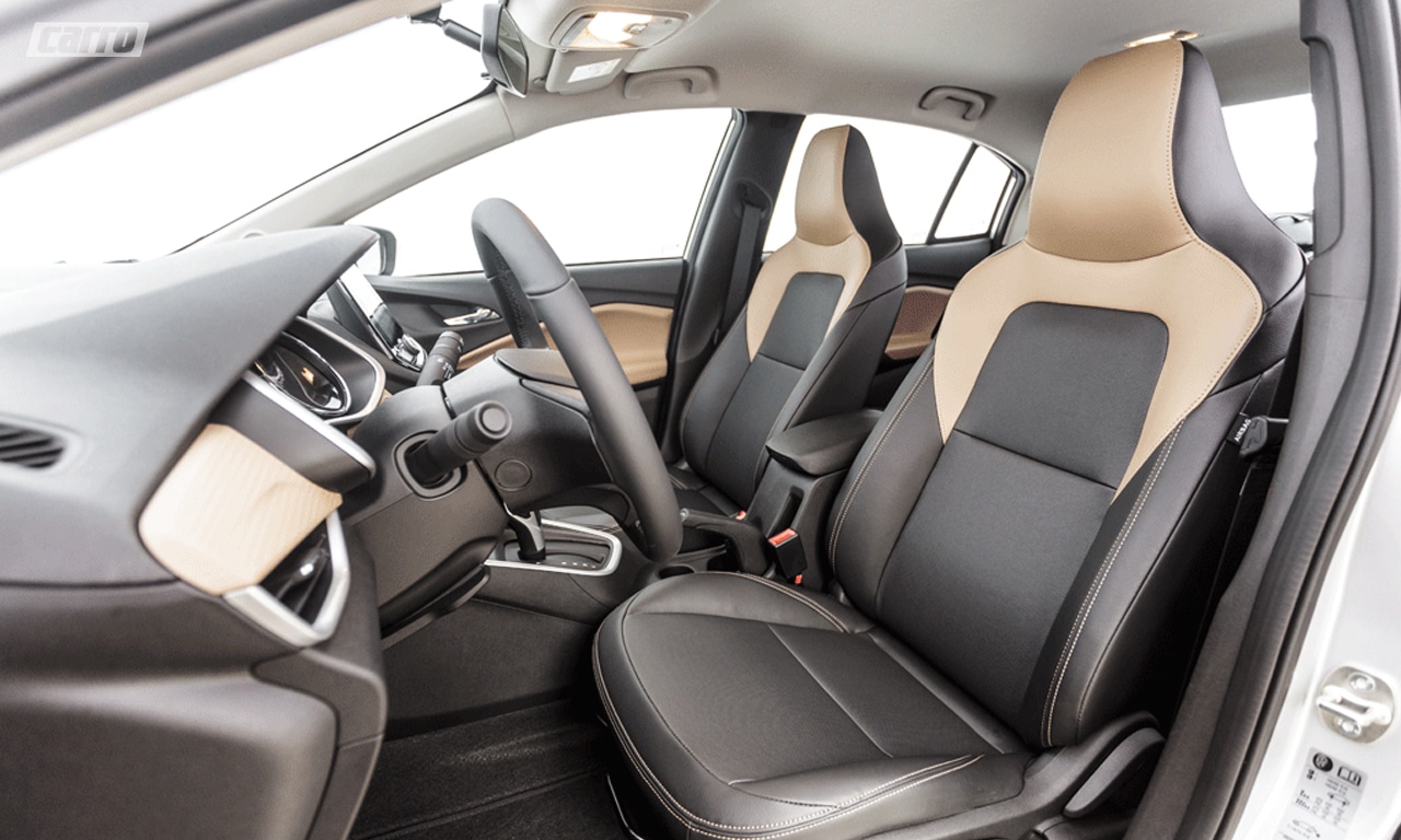 interior Chevrolet Onix Plus Premier