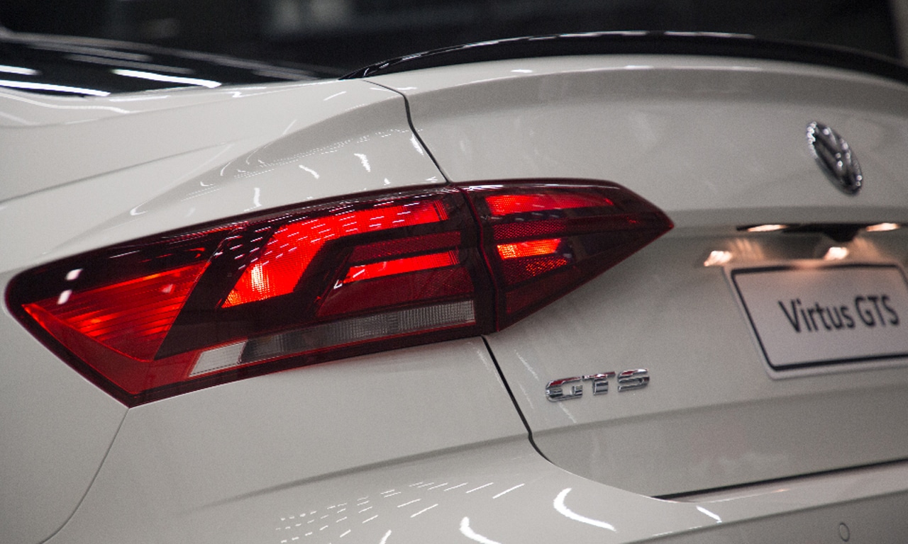 lanterna VW Virtus GTS