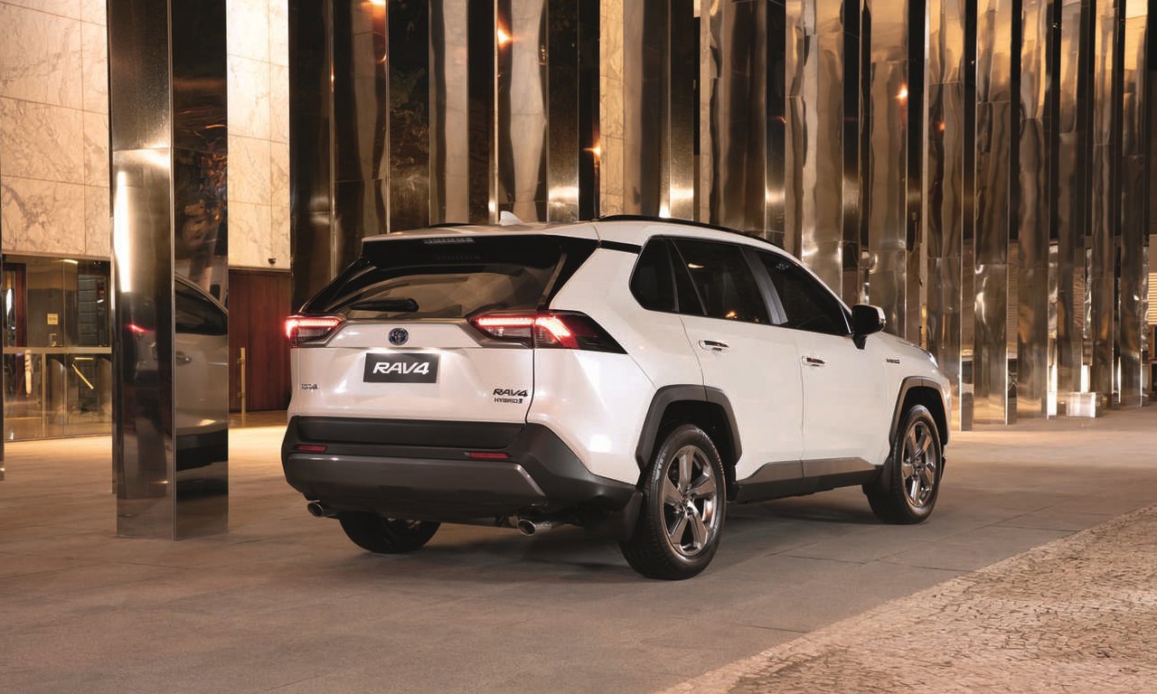 Тойота rav4 2020