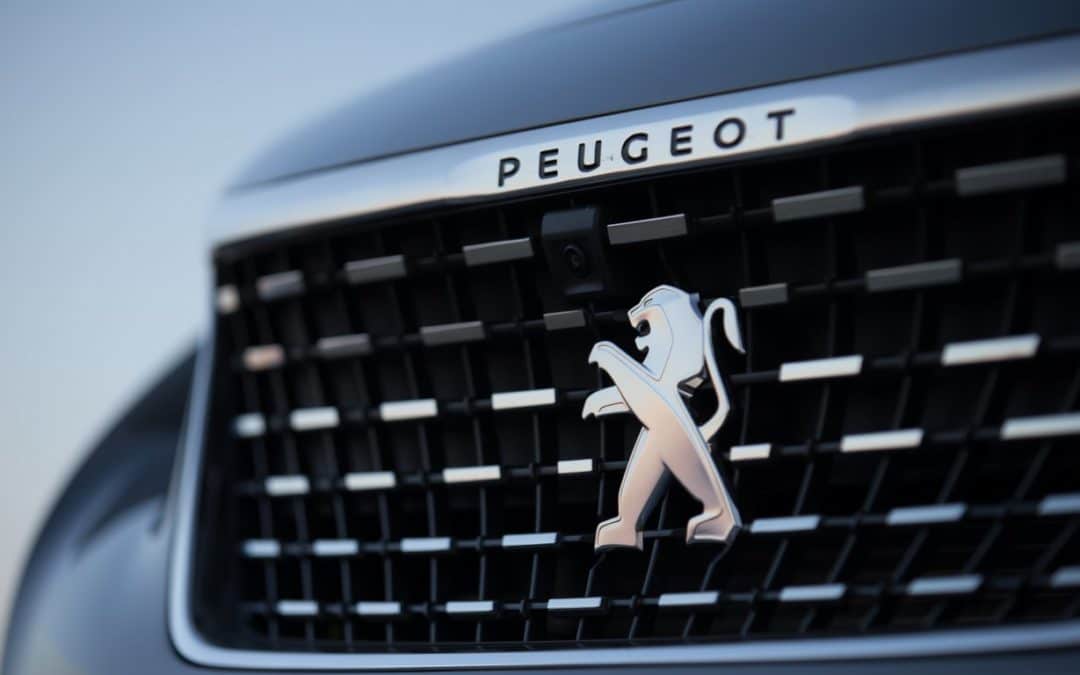Próxima geração do Peugeot 308 será híbrida plug-in