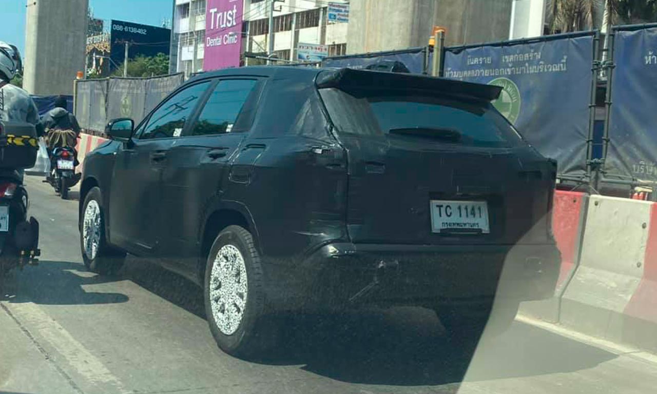 Flagra novo SUV Toyota Corolla Cross