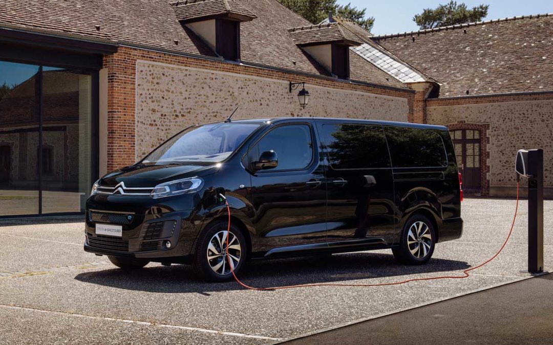 Van elétrica da Citroën para 9 pessoas promete 330 km de autonomia