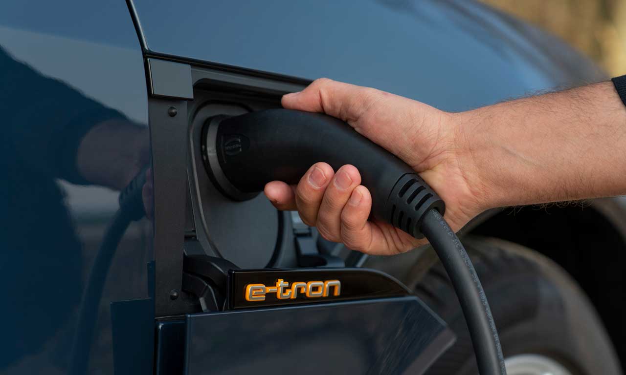 Plugue carregamento elétrico Audi E-Tron