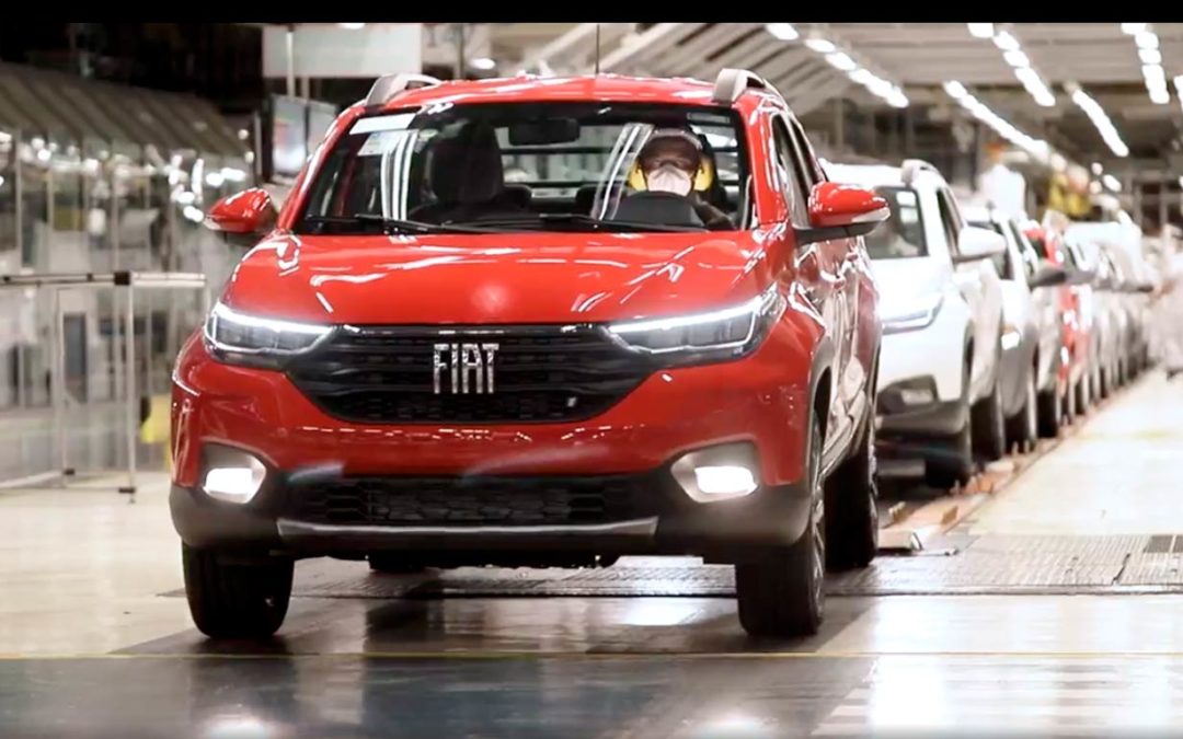 Fiat mostra a produção da nova Strada, que chega dia 26