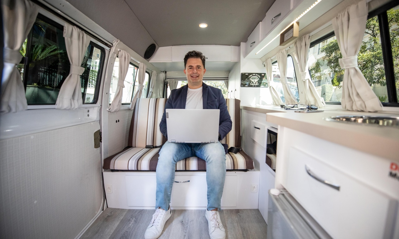 Empresário transforma Kombi em motorhome - Revista Carro