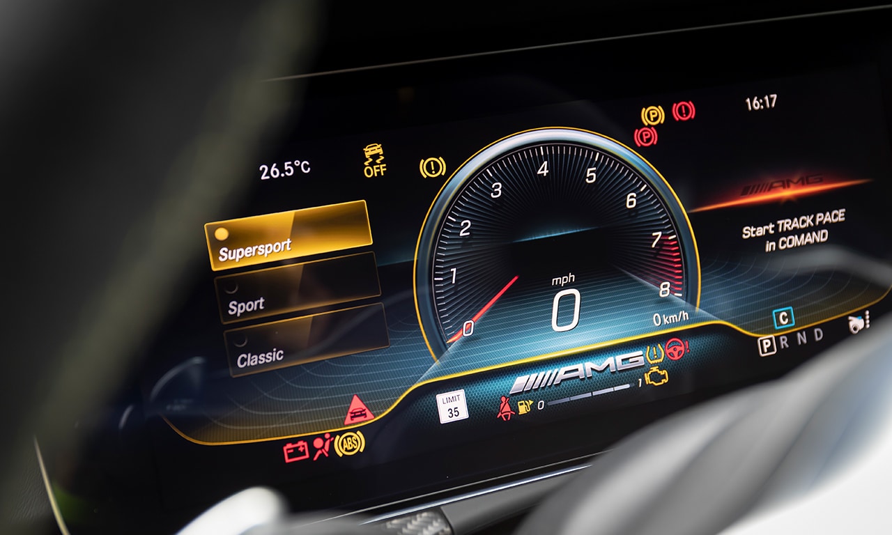 painel de instrumentos Mercedes-AMG GT 63 S Carbon