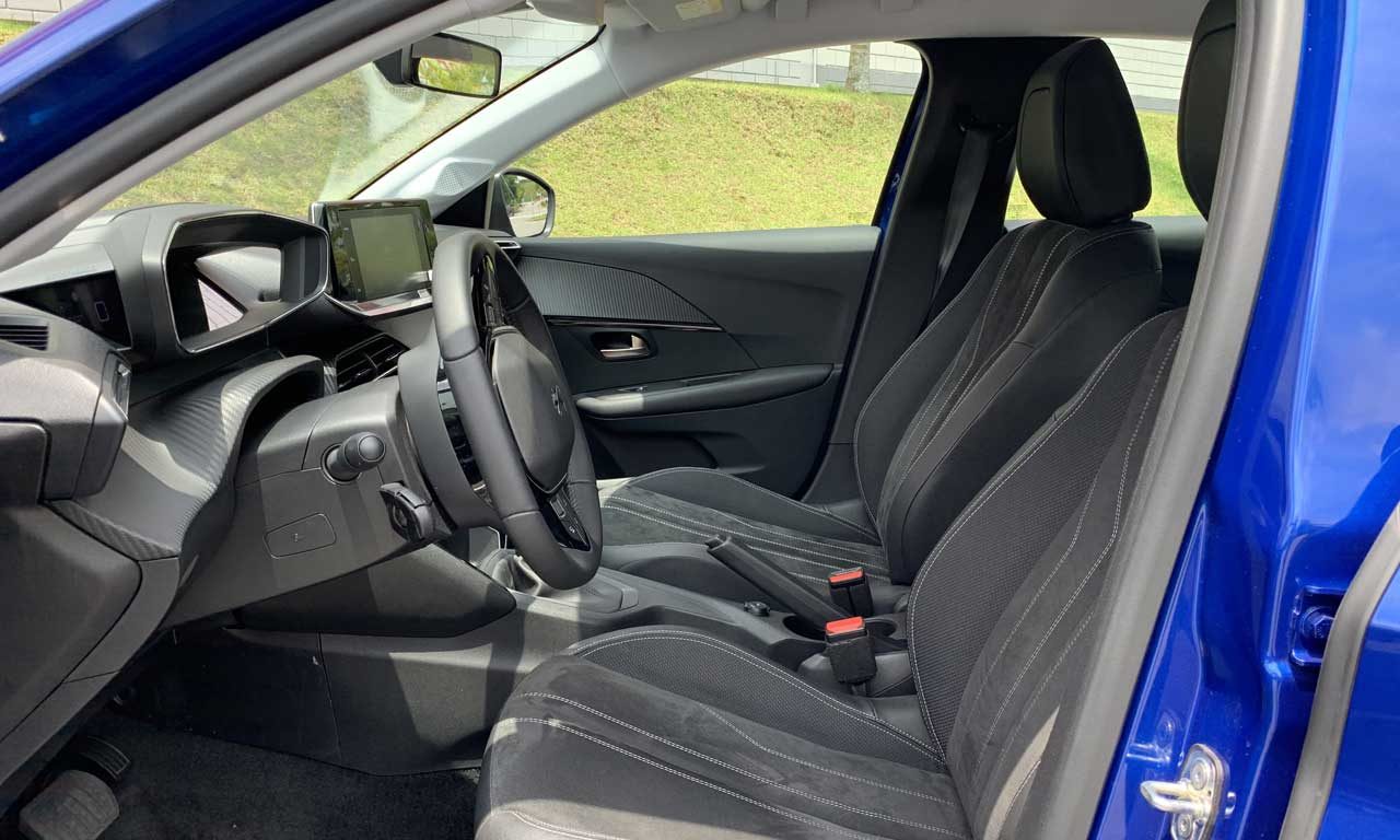 Interior bancos dianteiros novo Peugeot 208 Griffe 2021