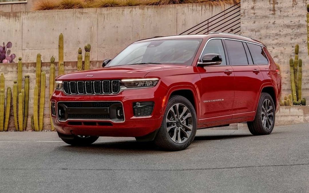 Jeep Grand Cherokee 2022 cresce para levar até 7 pessoas