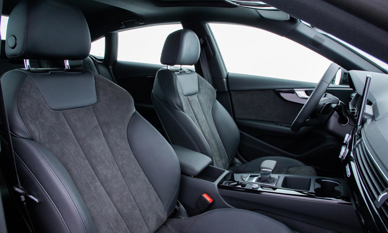 Espaço interno Audi A5 Performance Black 2021