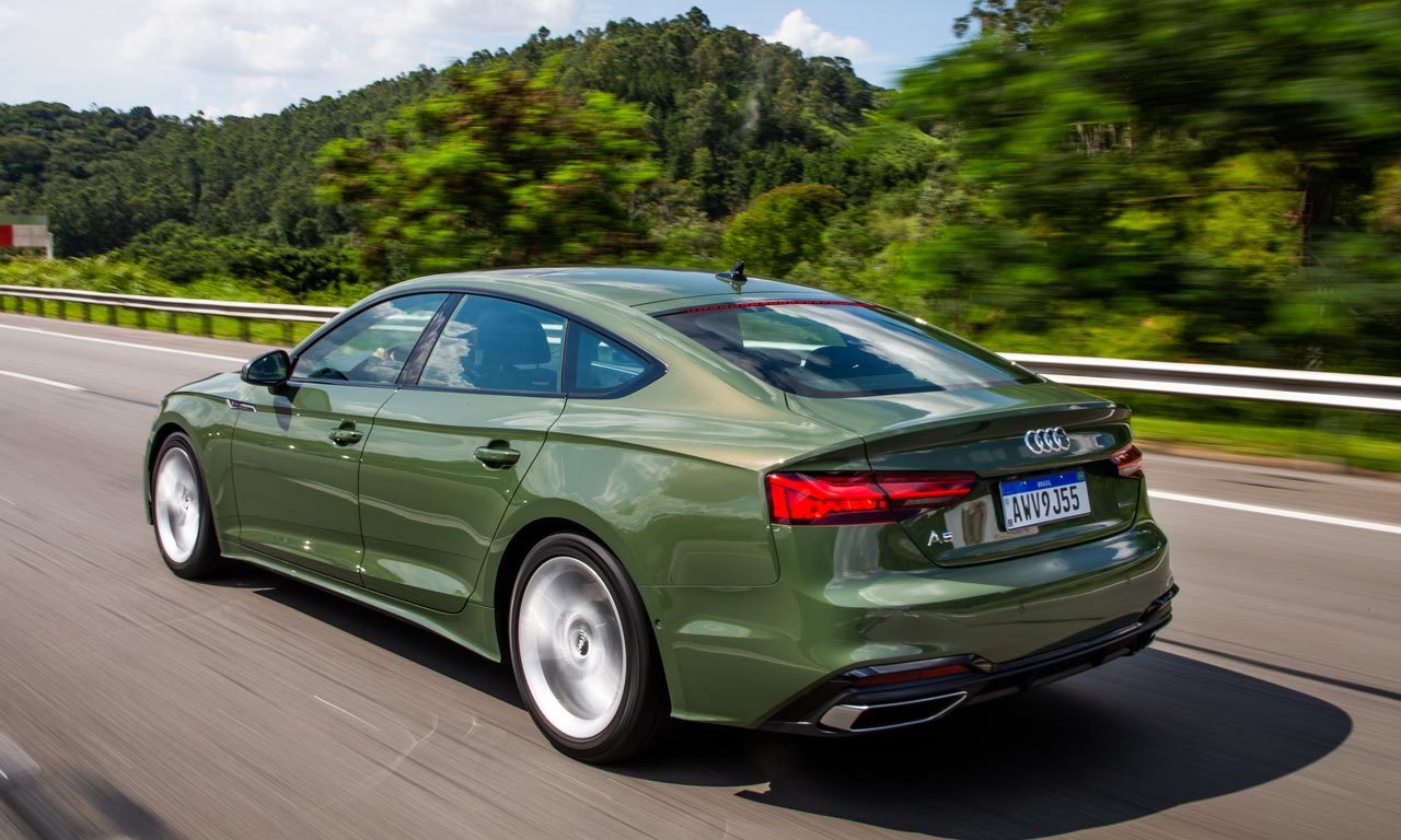 Novo Audi A5 Performance Black 2021