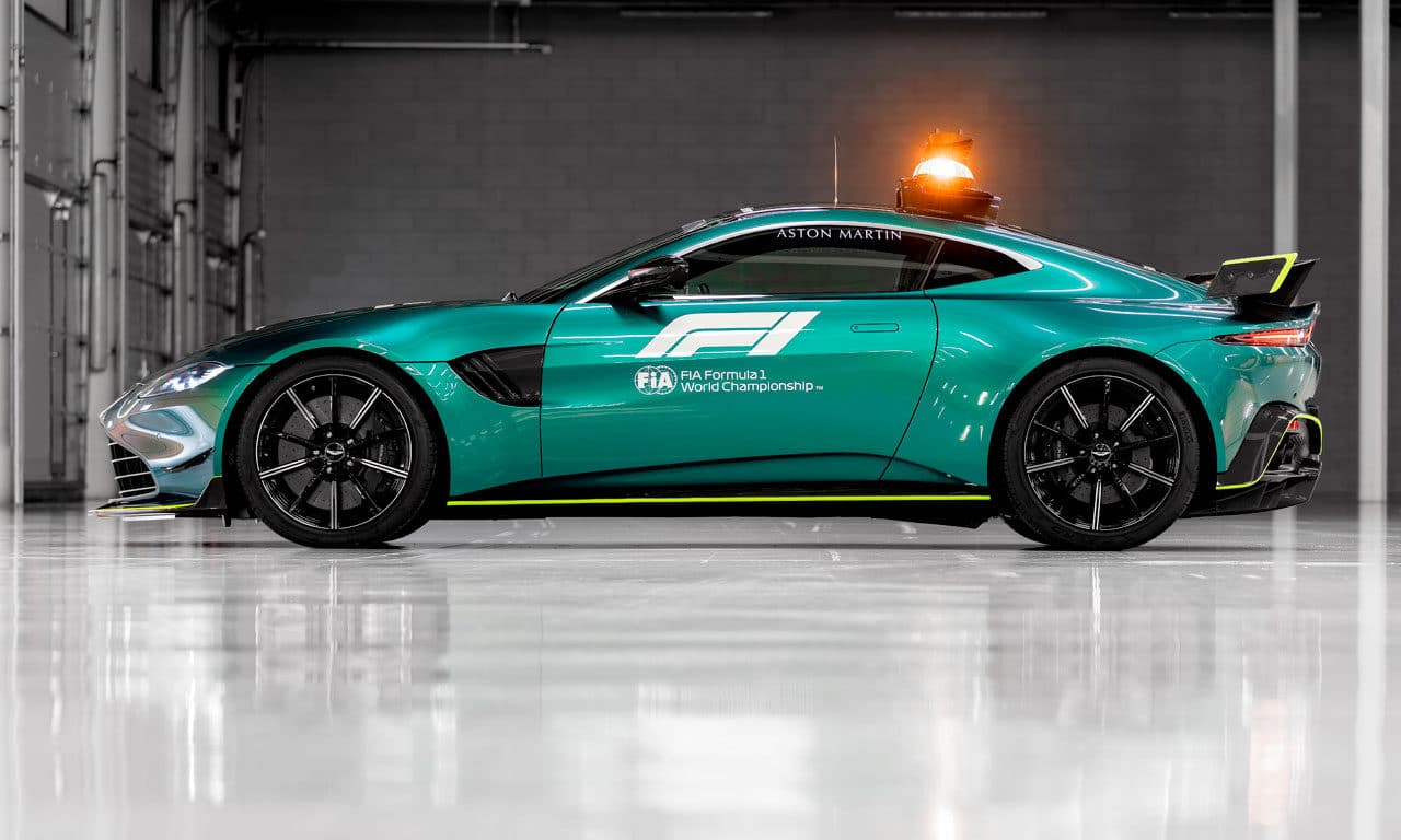 Aston martin safety car