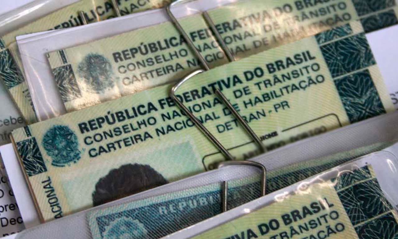 Multa, infração e suspensão da CNH; veja as dúvidas comuns