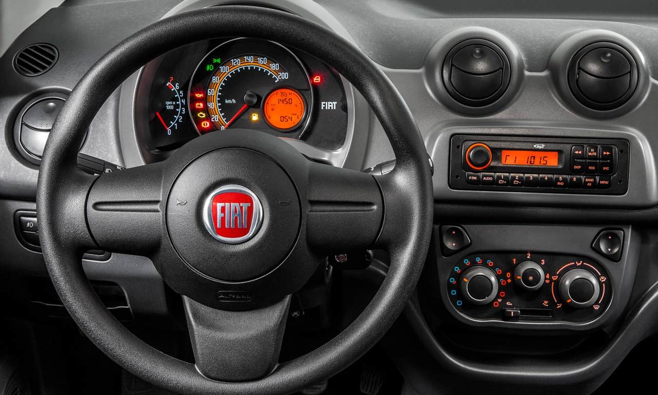 Interior Fiat Fiorino novo Uno