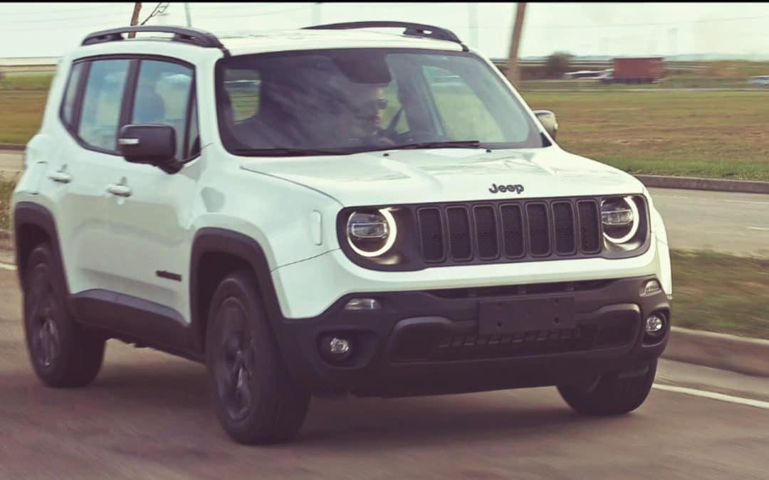 Jeep Renegade 2022 terá internet 4G e botão de emergência