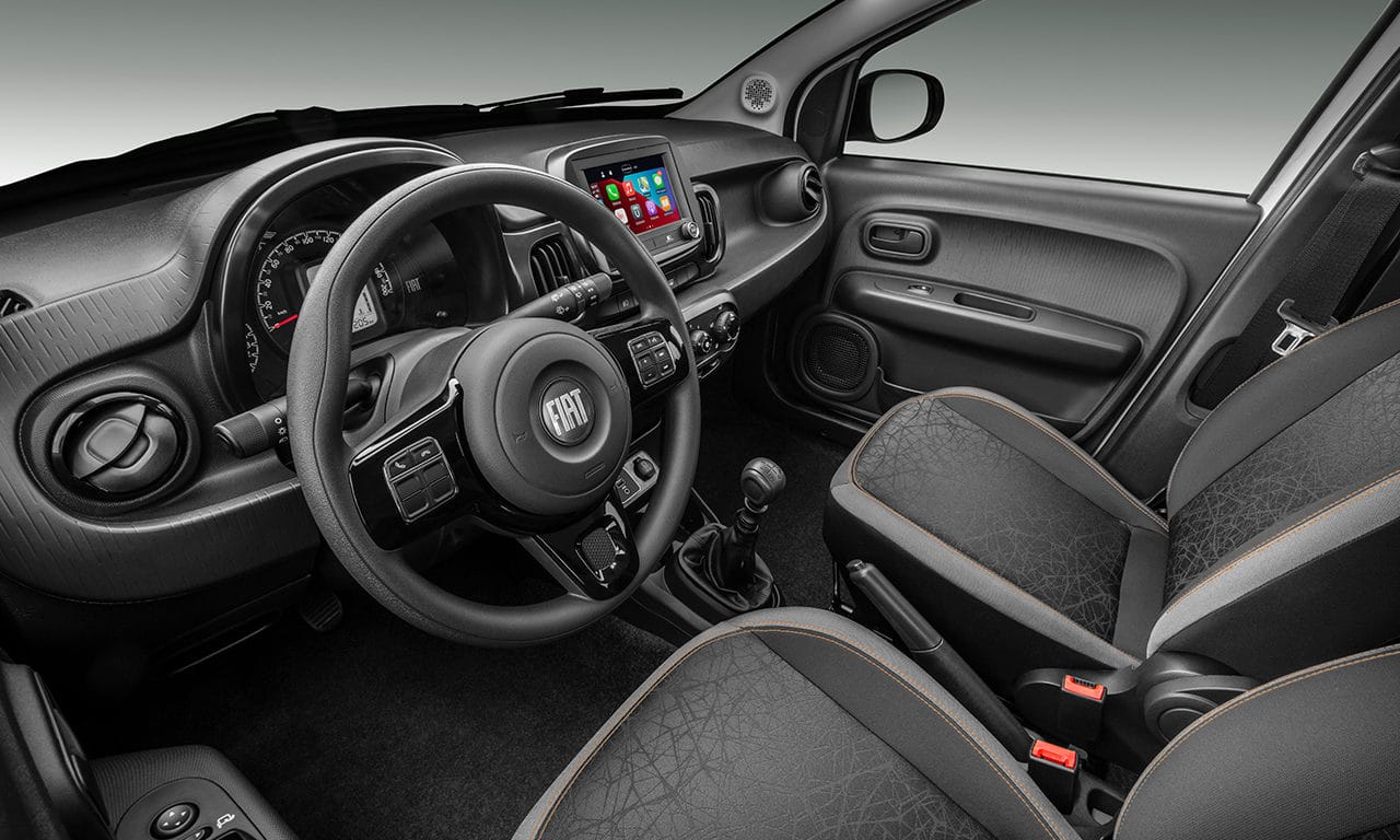 interior Fiat Mobi Trekking 2022