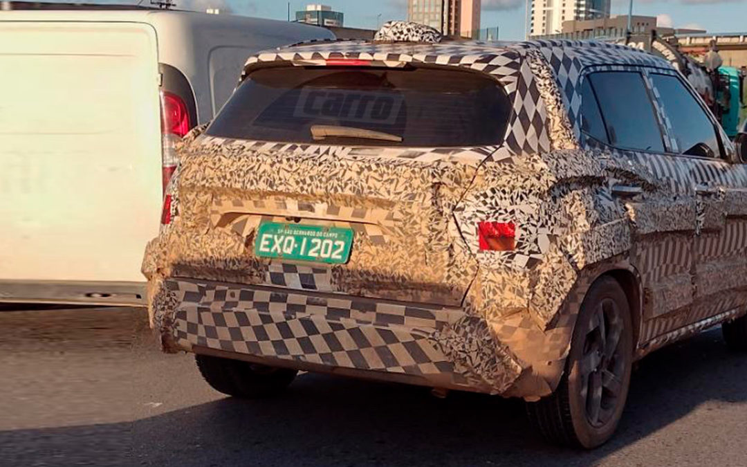 Novo Hyundai Creta roda camuflado e esconde visual polêmico