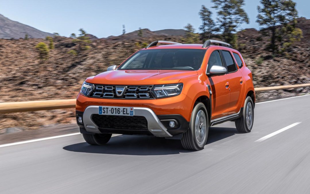 Duster 2022 recebe novos faróis e lanternas em LED