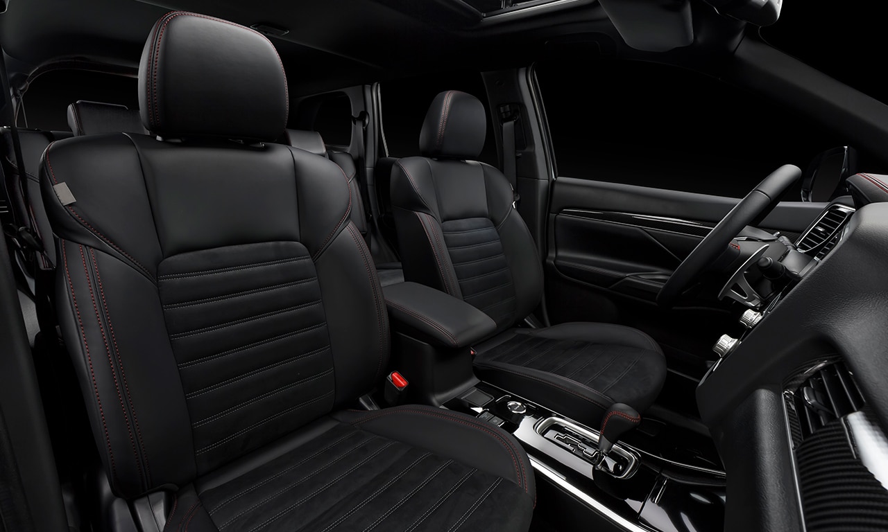 Mitsubishi Black Edition interior
