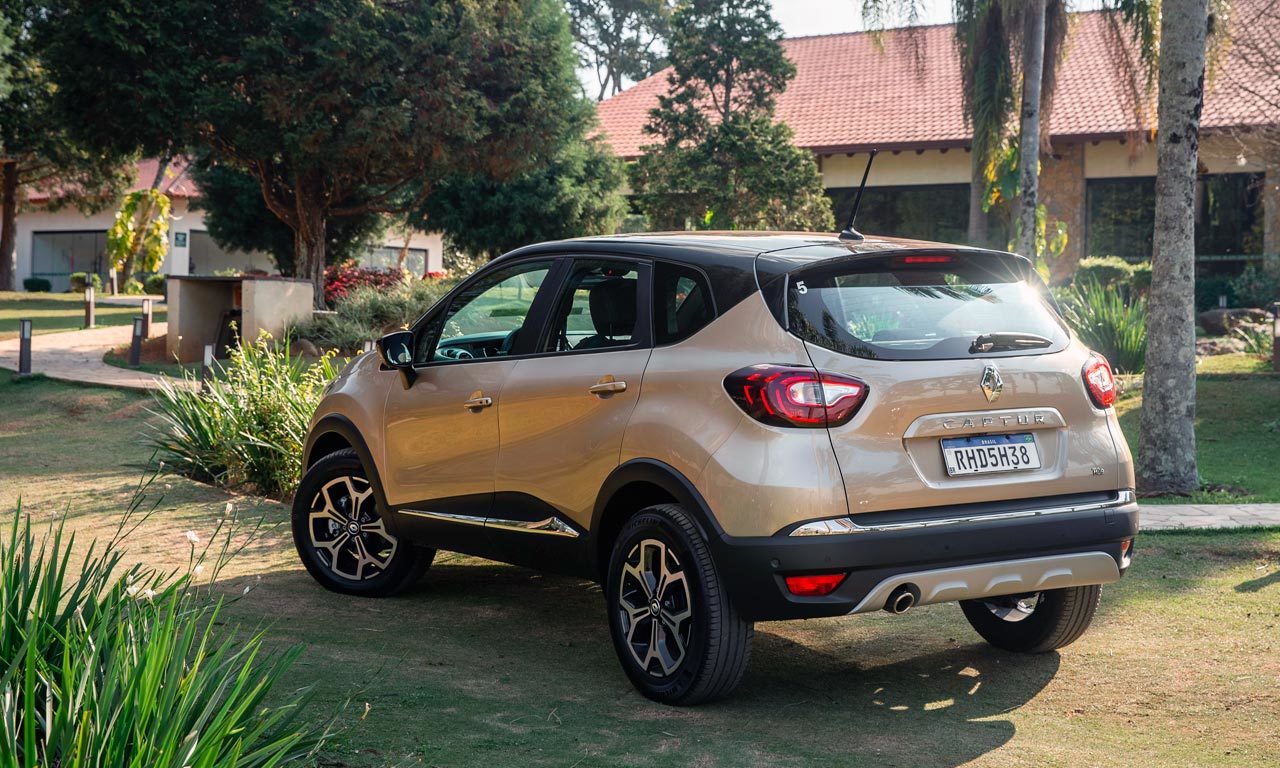 Traseira Renault Captur 2022 TCe 1.3 Turbo Iconic