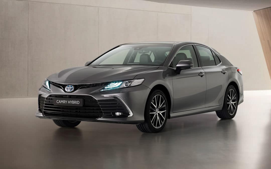 Toyota Camry 2022 aparece em registro no Brasil