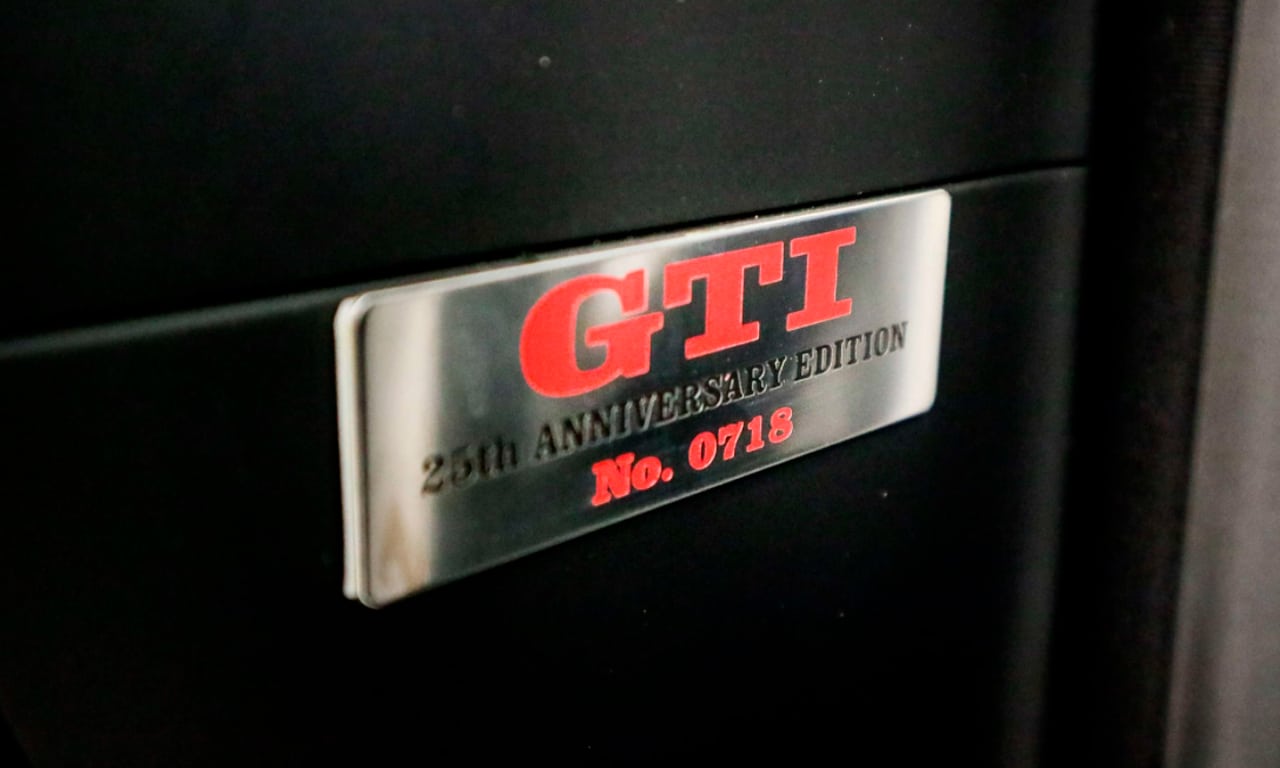 placa VW Golf GTI 2002