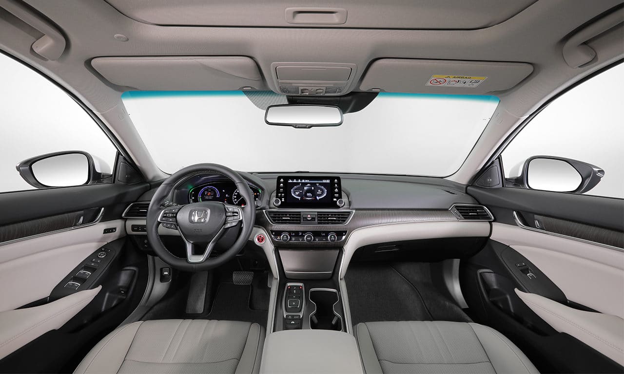 interior Honda Accord híbrido