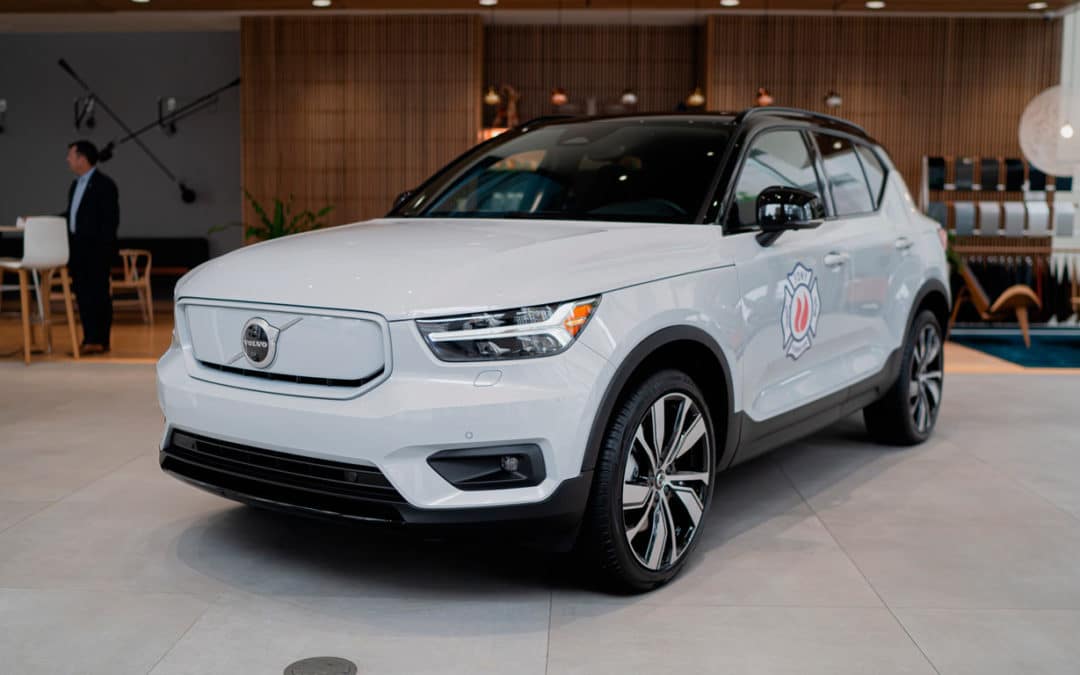 Volvo XC40 elétrico é usado em treinamento de bombeiros